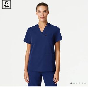 Jaanu 
Helia Classic Scrub Top size small